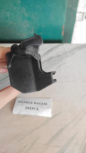 Handle Pintu Belakang Bagasi