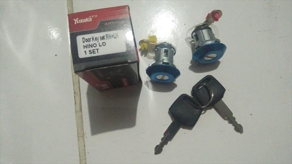 Door Lock Key Set Kunci Pintu Kiri Kanan Hino Lohan 2pcs OEM