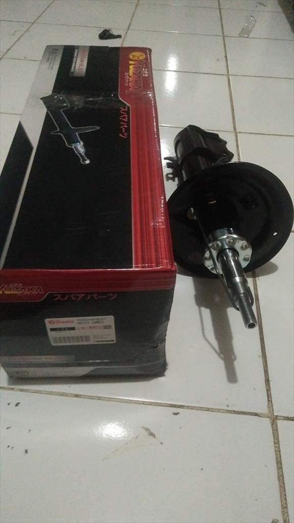 Shock Absorber Breaker Depan Kanan New Yaris Vios Yuzaka 48510-09N51