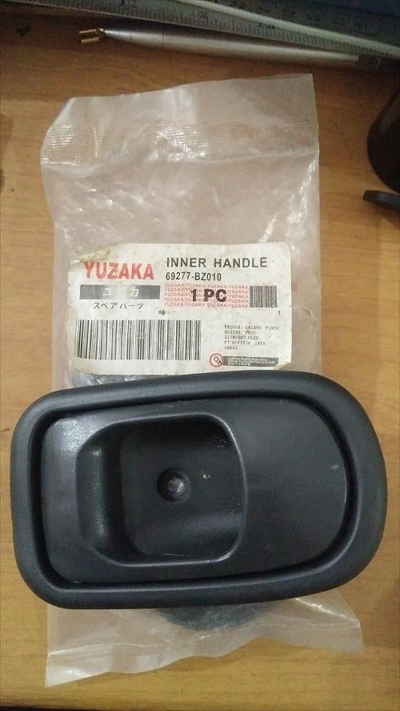 Handle Pintu Dalam Inner Hitam Xenia Ayla Gran Max Yuzaka 69277-BZ010