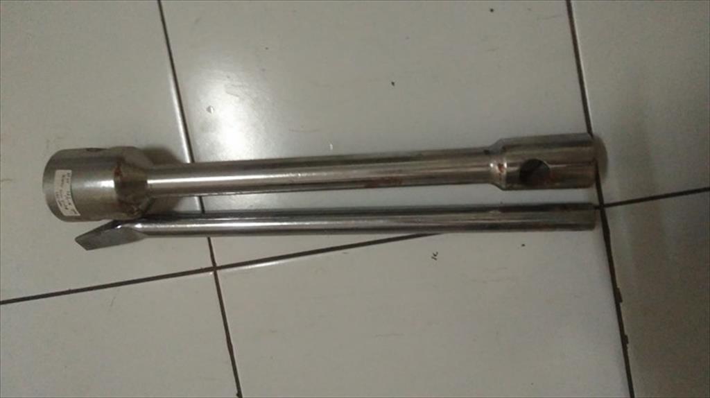 Kunci Roda 21 x 41 x 305 Toyota Dyna Murah