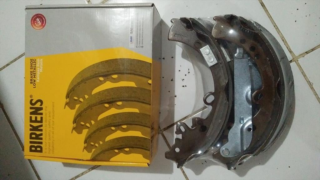 Kampas Rem Belakang Brake Shoe