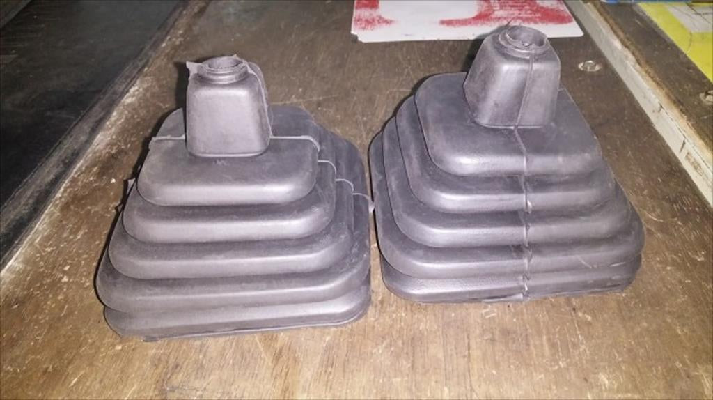 Boot Tongkat Versneling Gigi Colt T120SS OEM