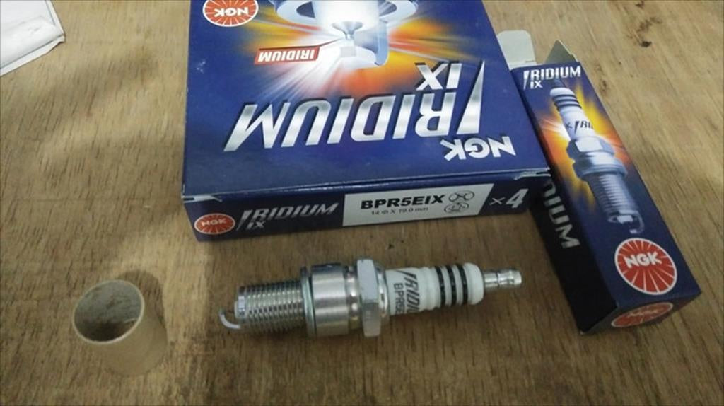 Busi Spark Plug Iridium Suzuki Jimny BPR5EIX NGK Asli