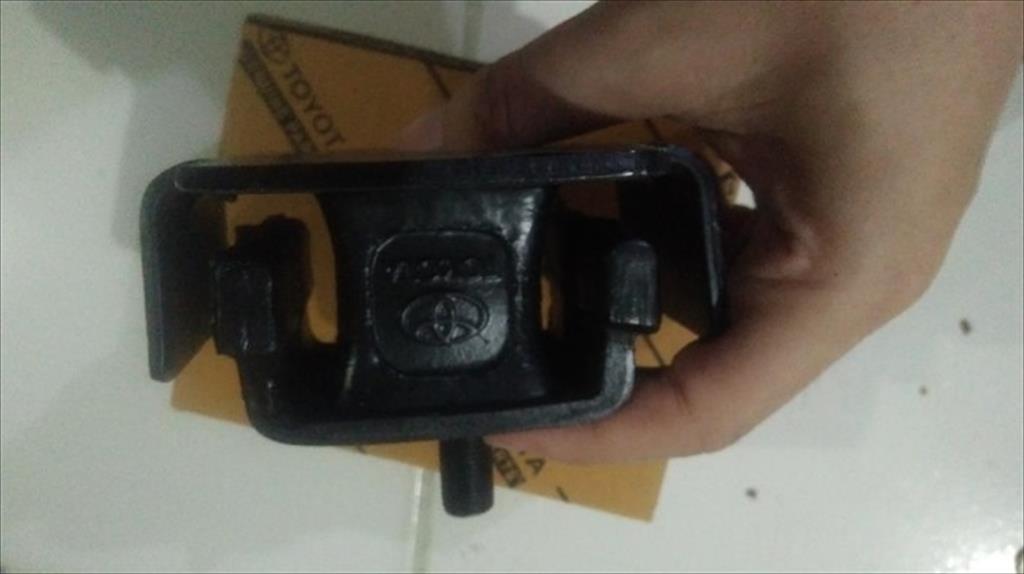 Engine mounting dudukan mesin kiri Avanza Xenia Toyota 12362-BZ020