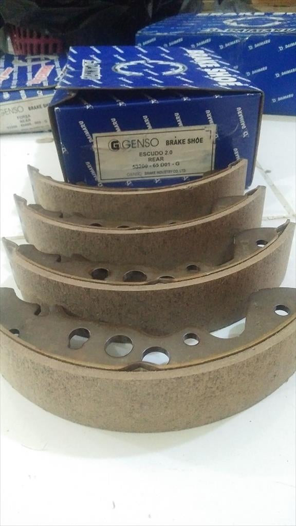 Kampas Rem Belakang Brake Shoe